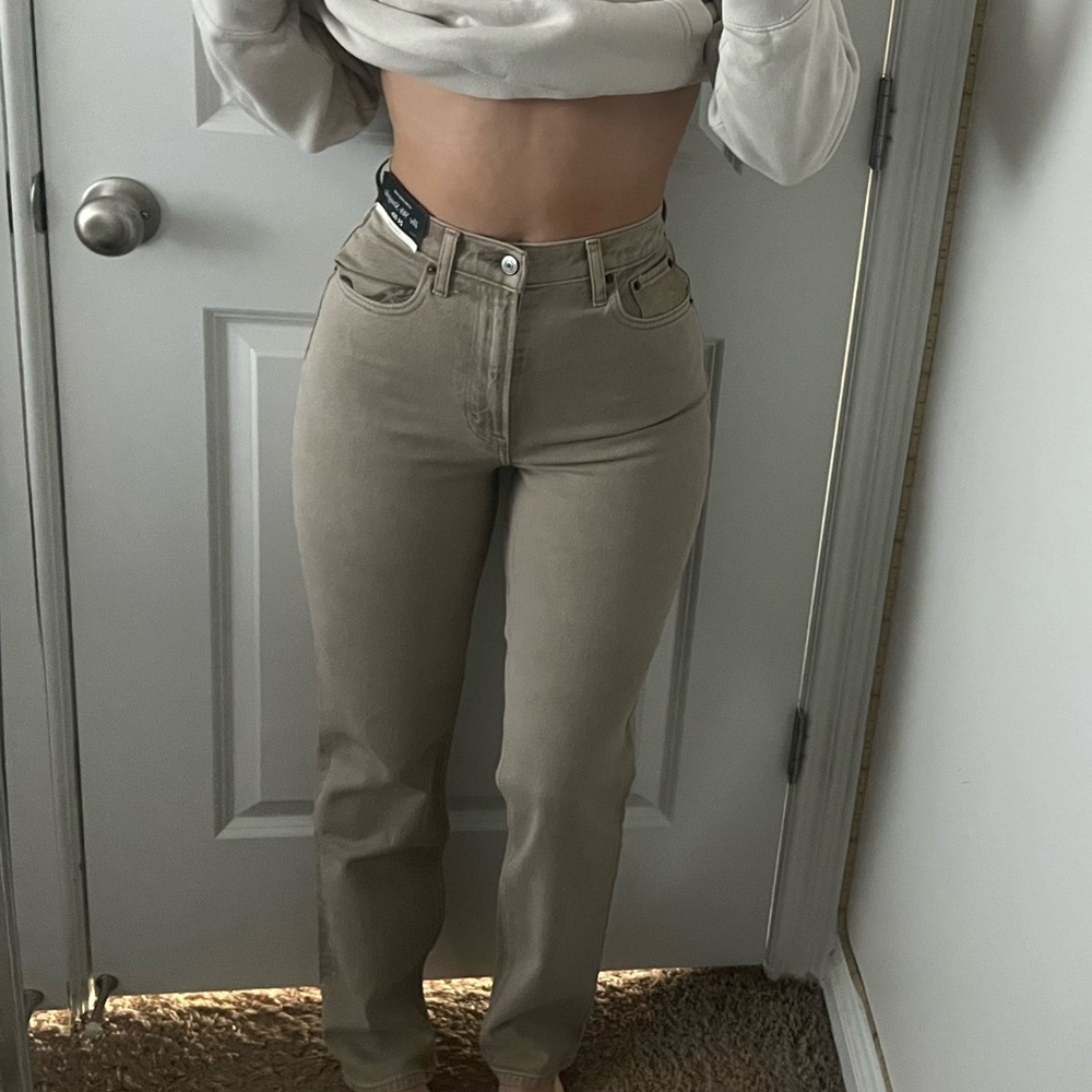NWT curve love ultra high rise 90s straight jeans from Abercrombie